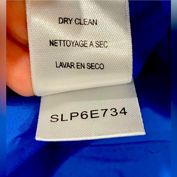 BCBG🦋 MAXAZRIA VIBRANT BLUE DRESS🦋SIZE SMALL DEEP KEYHOLE NECKLINE AND POCKETS - Picture 14 of 16